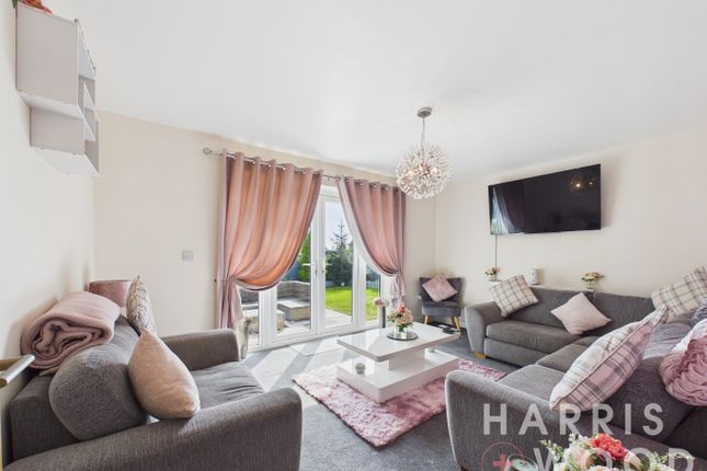 21 Whitegates Court, Little Clacton, Essex photo 3