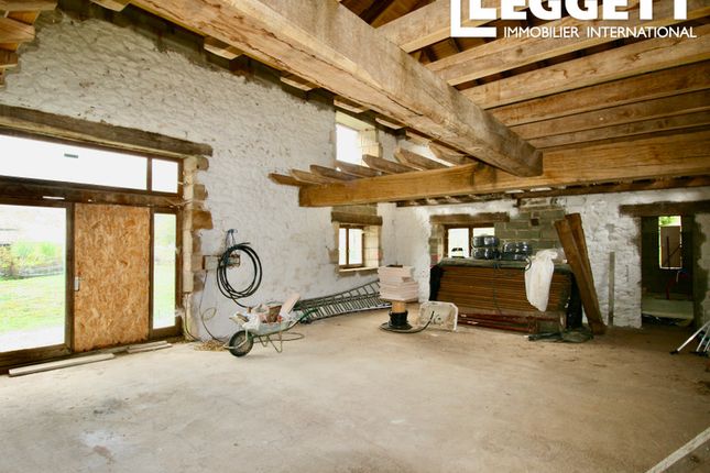 Villa for sale in Sauvagnac, Charente, Nouvelle-Aquitaine