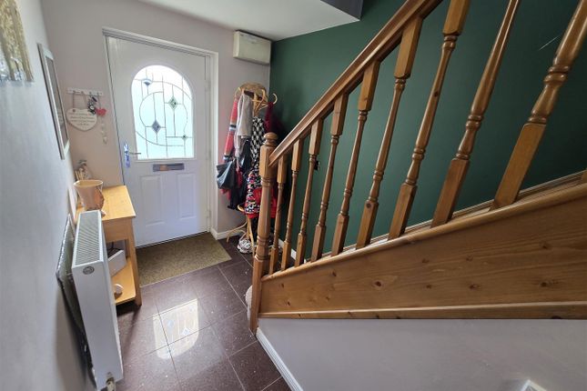 1, Holly Court, Kidderminster photo 2