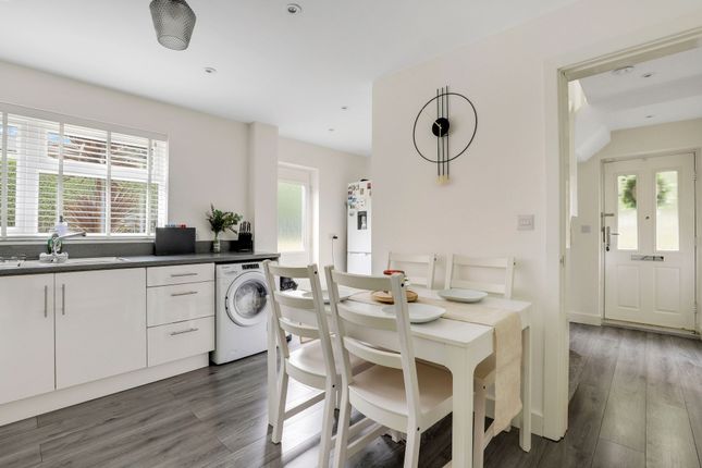 30 Sycamore Crescent, Nottingham photo 4