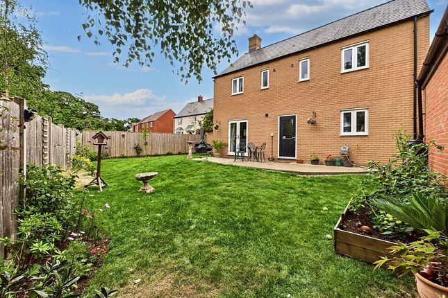 16 Haydock Close, Towcester photo 2