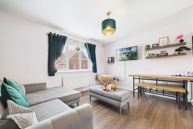 3, Chancel Drive, Rochester photo 2