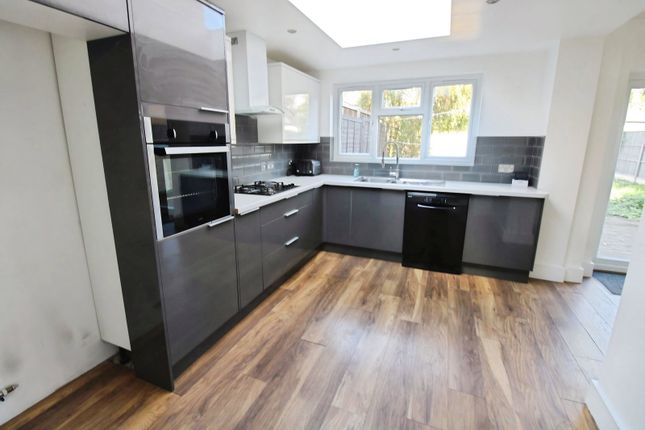 25, Grasmere Avenue, Ruislip photo 4