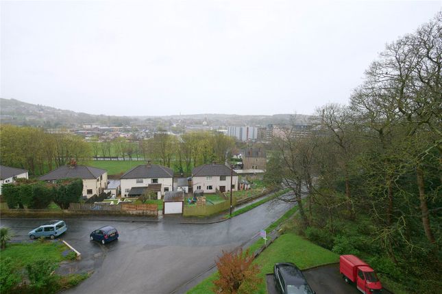 Flat to rent in Fairview Court, Baildon, Shipley, West Yorkshire