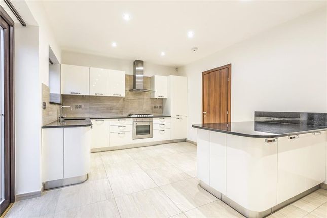 Orchard Drive, Woking photo 3