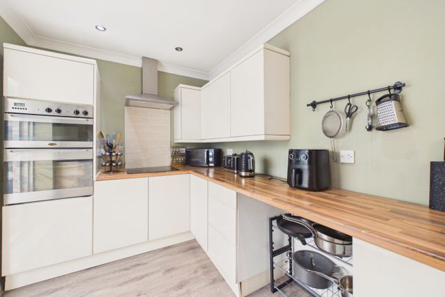 57 Fernhill Road, Hull, East Riding Of Yorkshire photo 4
