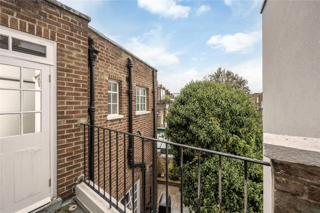 Terraced house for sale in Hemingford Road, Islington, London