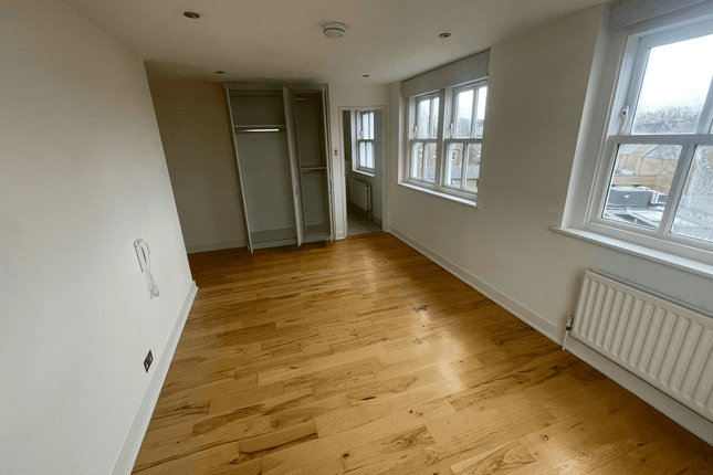 Thumbnail Flat to rent in Linstead Street, London