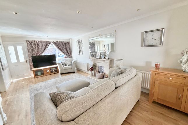 19, Norton Road, Camberley photo 4