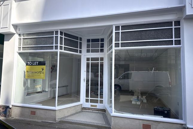 Retail premises to let in Queen Street, Newton Abbot