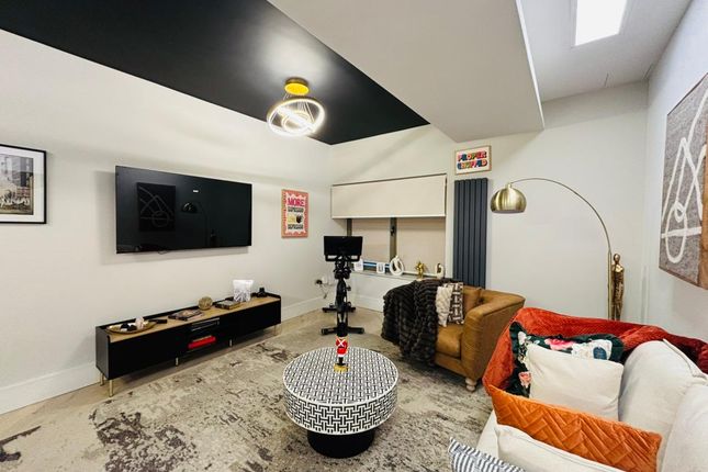 Flat 3, High Road, London photo 4