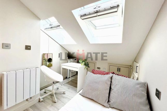 28 Kennet Close, Battersea, London photo 4