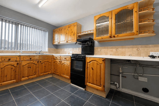 9 Kennedy Grove, Stirchley, Birmingham photo 4