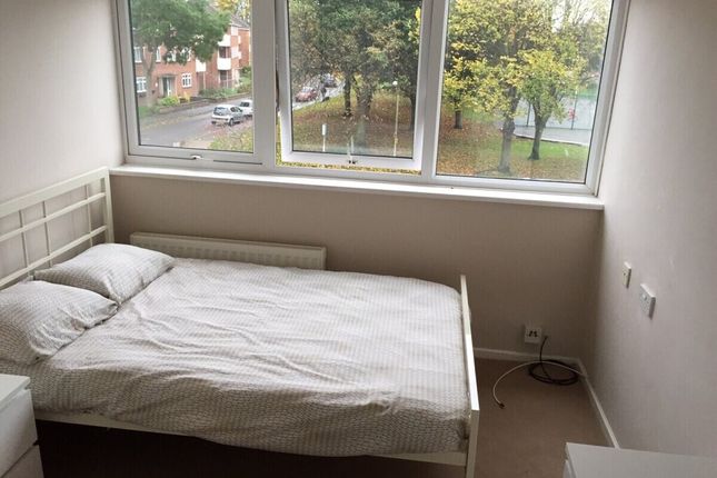 Thumbnail Room to rent in Suffolk Square, Norwich