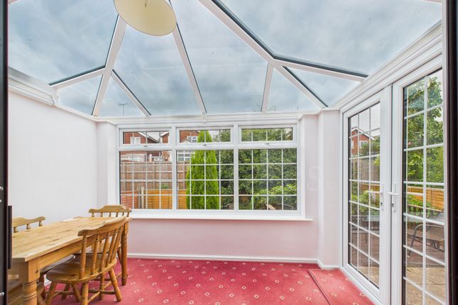 7, Brocket Close, STOURPORT-ON-SEVERN photo 5