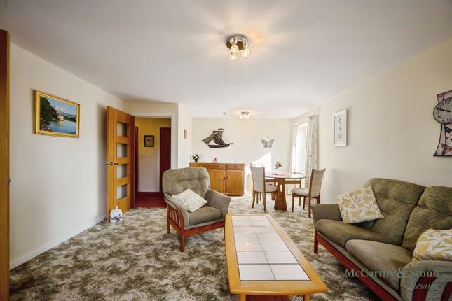 18 The Fairways, 823 Clarkston Road, Glasgow photo 4