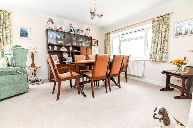 8, The Fallows, Hampshire photo 4