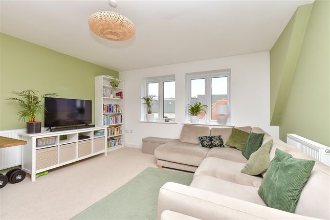 Lockyer Court Horsted Park, Chatham photo 4