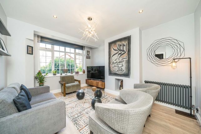 48, Knollys Road, London photo 4
