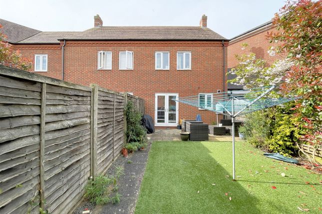 End terrace house for sale in Greenkeepers Road, Great Denham, Bedford, Bedfordshire