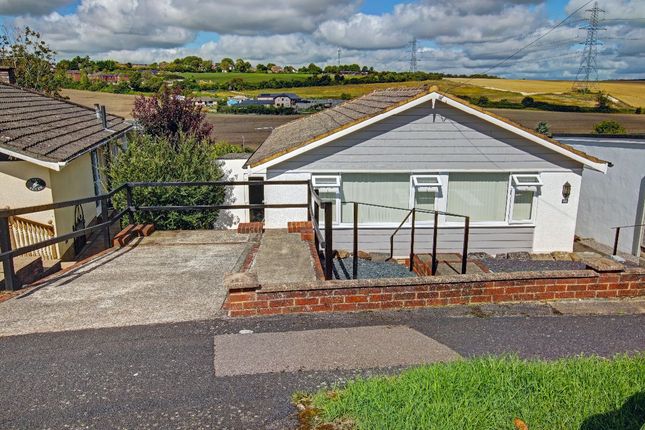 Thumbnail Detached bungalow for sale in Hawthorn Road, Horndean, Waterlooville