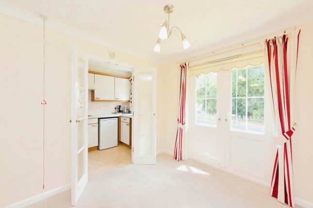 9, Elliott Court, Bishops Stortford photo 2