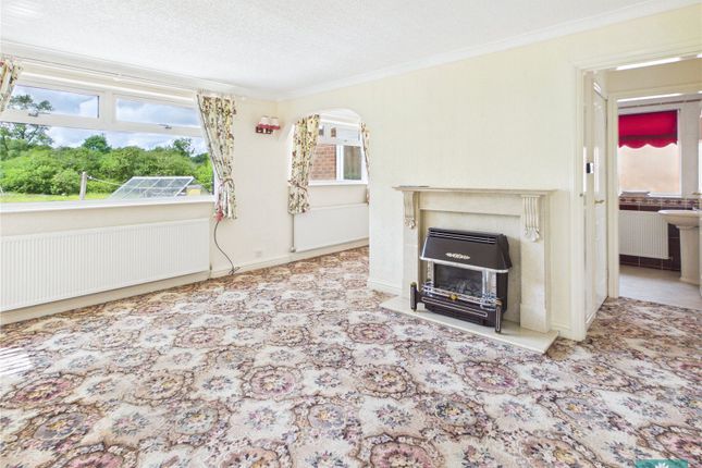 25, Rushcroft Road, Shaw photo 3