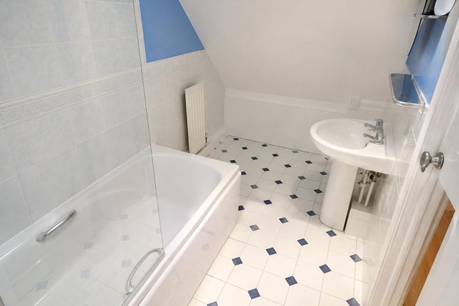 38, Queens Avenue, Snodland photo 5