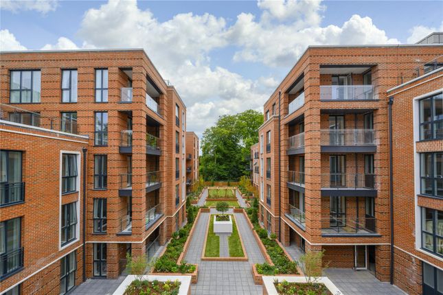 Thumbnail Flat for sale in Guinevere Apartments, Knights Quarter, Winchester, Hampshire