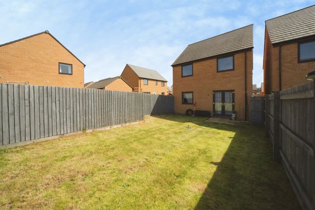 1, Aventine Grove, Dunstable photo 2