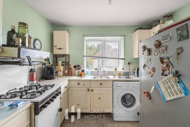 153d, Dellfield, St. Albans photo 4