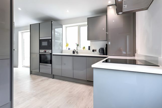 17, Greens Road, Witney photo 4
