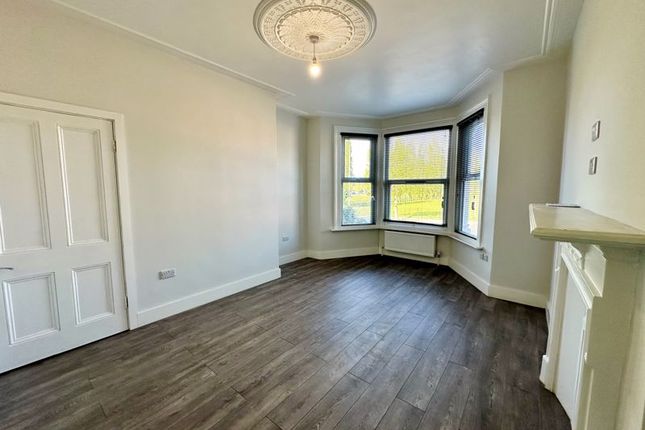 Thumbnail Flat to rent in Regents Park Road, Finchley