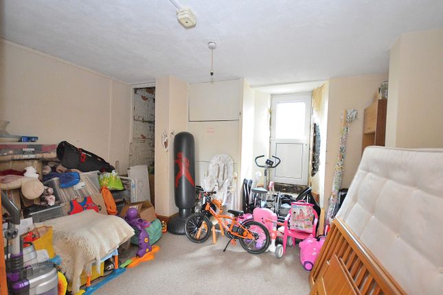 Terraced house for sale in Shelley Street, Northampton