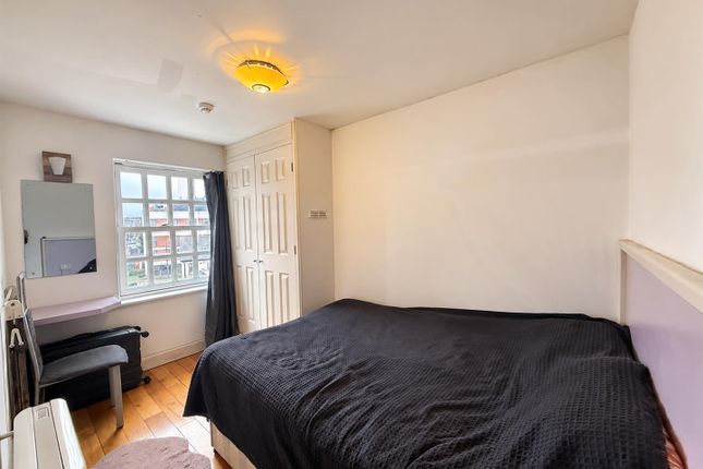 Flat 2, Crawgent House, Bartholomew Street West, Exeter photo 4