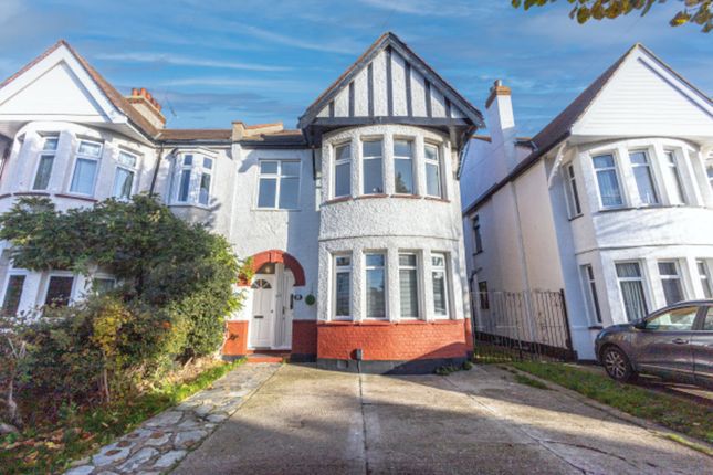 Maisonette to rent in Victoria Road, Southend-On-Sea