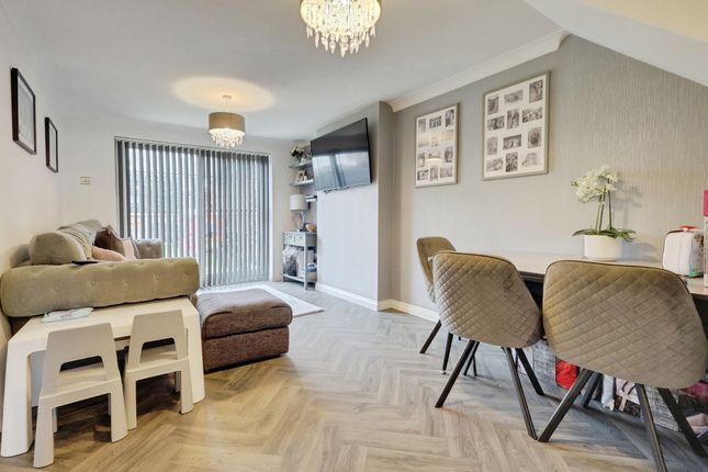 5, Munro Court, Wickford photo 3