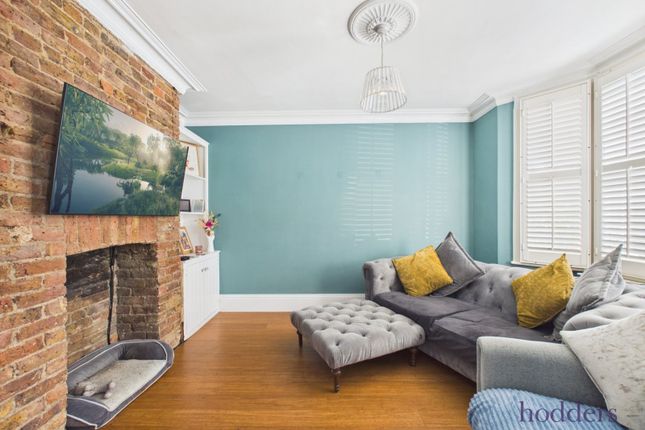 9, Weir Road, Chertsey photo 4