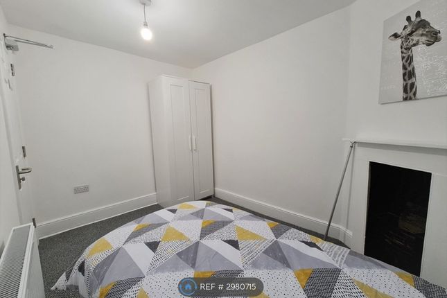 Room   High Street, Cheltenham photo 3