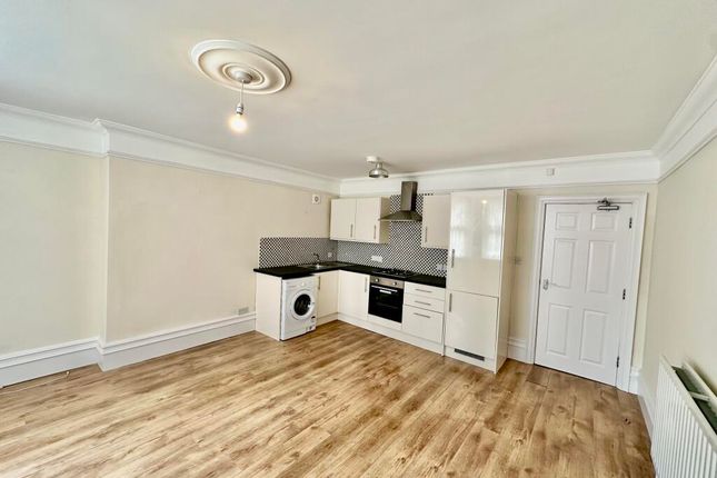 Thumbnail Flat to rent in Flat 3, Howden Court, 178 South Norwood Hill, London