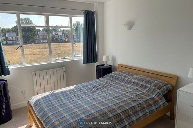 Flat, Pullman Court Streatham Hill, London photo 3