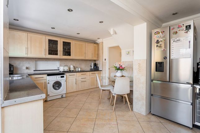 1 Chapel Road, Horley photo 2