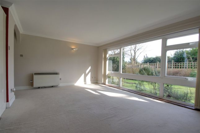 4, Moat Court, Ottershaw photo 4