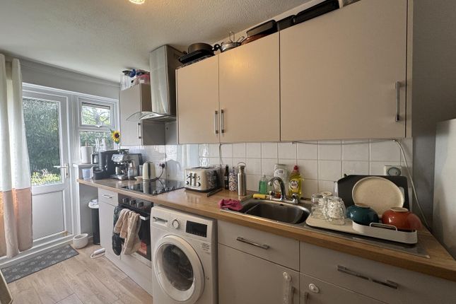 55, Jersey Road, Crawley photo 5