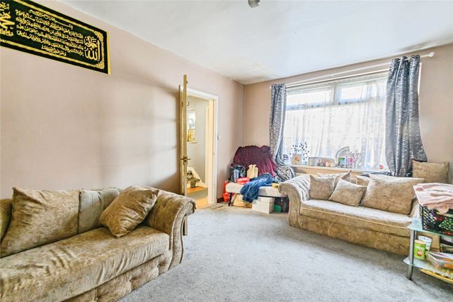 3, Middlesex Drive, Greater Manchester photo 4