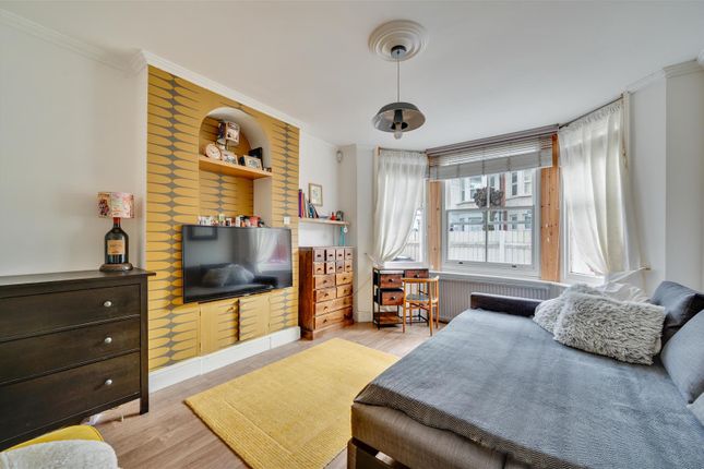 8b, Churchmead Road, London photo 3