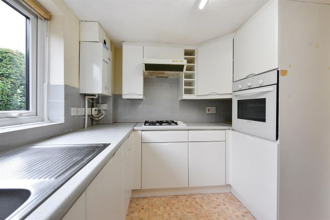 25, Carters Meadow, Andover photo 2