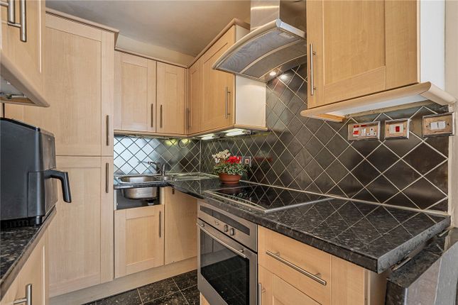 Flat 5, 116, Gloucester Terrace, London photo 4