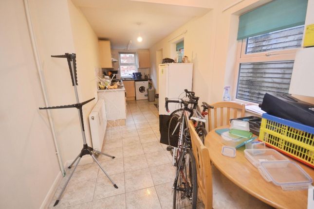 34, Pitcroft Avenue, Reading photo 4