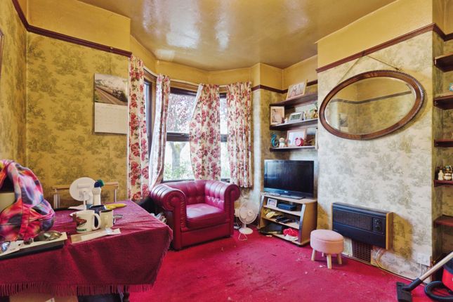 11, Liffler Road, London photo 4